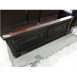 Storage drawer unit for a queen size bed