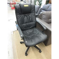 Swivel hydraulic office chair - used