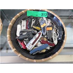 24 Used pocket knives