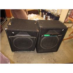 Pair of Peavey speakers - SP-5Ti