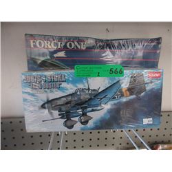 2 Airplane model kits