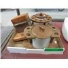 Image 1 : 3 Vintage pipe stands
