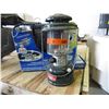 Image 1 : Car washing kit & camping lantern