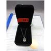 Image 2 : Peridot Necklace set with 3 Diamonds