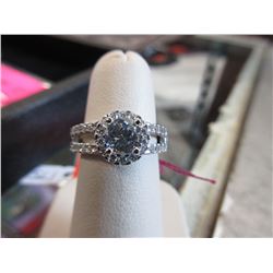 New - Engagement style fashion ring - size 6.5