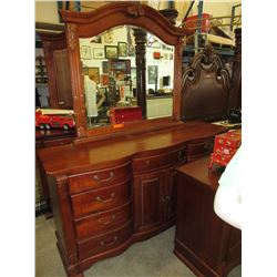 Large Mirrored 9-Drawer dresser - used