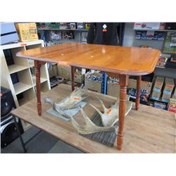 Wood table with 2 leaves - used