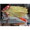 Image 1 : 8 Pairs of Assorted New Work Gloves