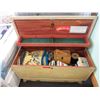 Image 1 : Vintage "Lane" cedar chest & contents