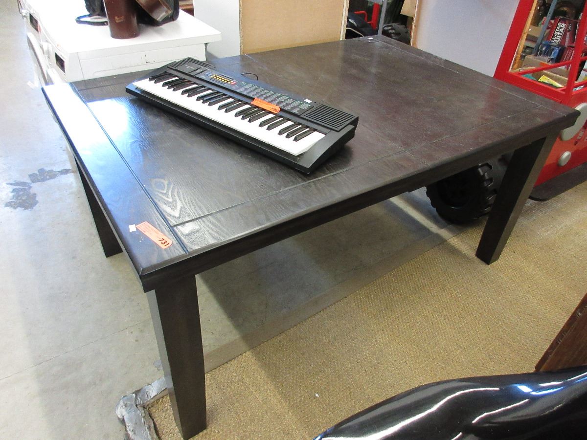 Dining table with pop up leaf