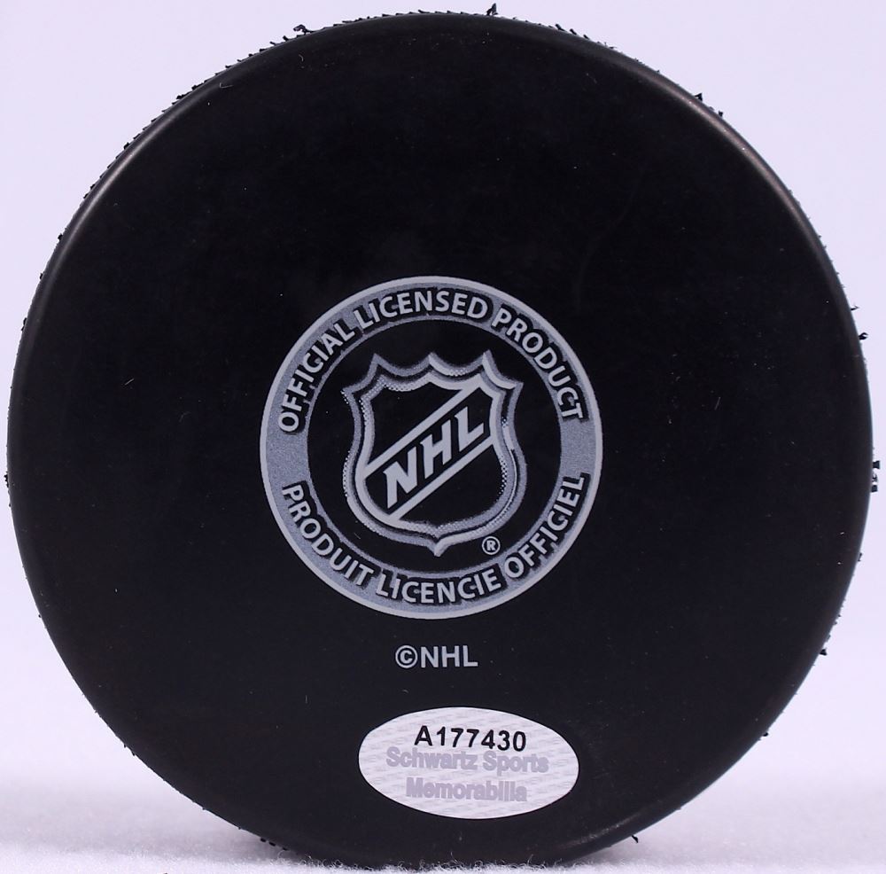 Bobby Hull Signed Blackhawks Logo Hockey Puck Inscribed "28 NHL Hat