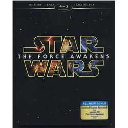 Star Wars: The Force Awakens Blu-Ray Combo Pack (Blue-Ray + DVD + HD Digital Downlaod)