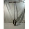 Image 1 : ANTIQUE VINTAGE PRIMITIVE POST HOLE DIGGER WOOD