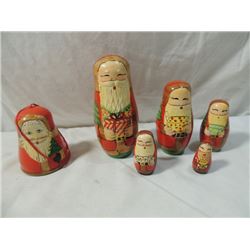 CHRISTMAS NESTING SANTAS IN WOOD AND BELL