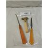 Image 1 : 3 VINTAGE BAKELITE VANITY SHOE HOOK RAZOR MORE