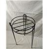 Image 2 : BLACK WROUGHT IRON VINTAGE PLANT STAND