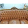 Image 3 : BEAUTIFUL ANTIQUE VINTAGE TUFTED LEATHER SOFA