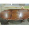 Image 2 : WALNUT DINING TABLE SCALLOPED QUEEN ANN
