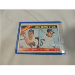 1966 TOPPS BASEBALL CARD YANKEES