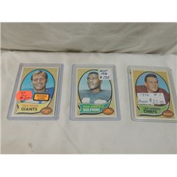 3 TOPPS FOOTBALL CARDS VINTAGE 1970