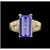 Image 2 : 4.95ct Tanzanite and Diamond Ring - 14KT Yellow Gold