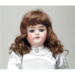 24" SIMON & HALBIG 1079 DOLL. 
