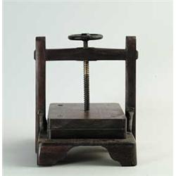 PATENT MODEL: BOOK PRESS