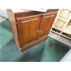 RETRO CABINET - 2 DOOR
