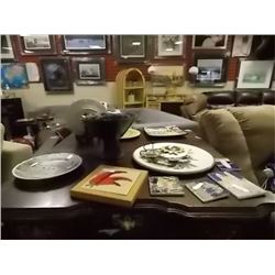 LARGE LOT OF COLLECTABLES