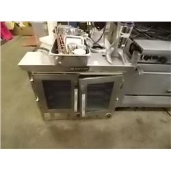 COMMERCIAL DOYON CONVECTION OVEN - WITH SHELVES INSIDE - 2 DOOR - 36.5" DEEP X 32" ACROSS FRONT X 30