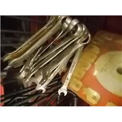 BUNDLE OF WRENCHES