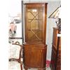 Image 1 : ANTIQUE FLAMED MAHOGANY CORNER CABINET
