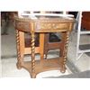 Image 1 : HEAVILY CARVED OAK BARLEY TWIST D TABLE