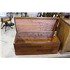 Image 2 : BEAUTIFUL ROSEWOOD CEDAR LINED BLANKET BOX