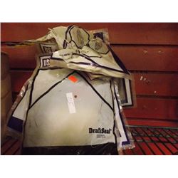 BUNDLE OF WINDOW DOOR SEAL