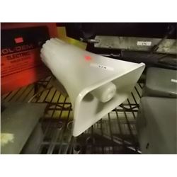 SPEAKER HORN