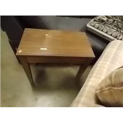 PIANO BENCH