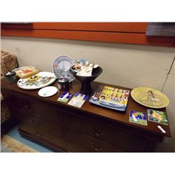 LARGE LOT OF COLLECTABLES