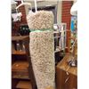 Image 1 : AREA CARPET - BEIGE SHAG - 5 X 7'