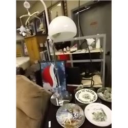 NEW CONTEMPORARY TABLE LAMP - ADJUSTABLE