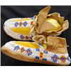 Image 6 : Sioux Beaded Moccasins