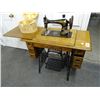 Image 1 : Singer Sewing Machine w/Table