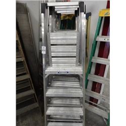 Aluminum Step Ladder