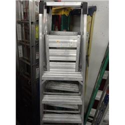 Aluminum Step Ladder