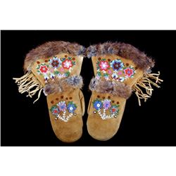 Montana Crow Beaded Gauntlet Gloves