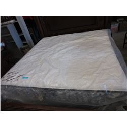 New - King size Kingsdown mattress