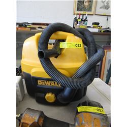Small DeWalt shop vac - used