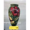 Image 1 : 10" Moorcroft vase