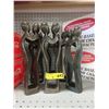 Image 1 : 7 Carved stone statues