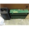 Image 1 : Coleman stove & lantern - used